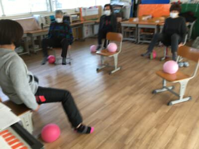 キラキラわかばの会　12月8日お説教と丸岡先生