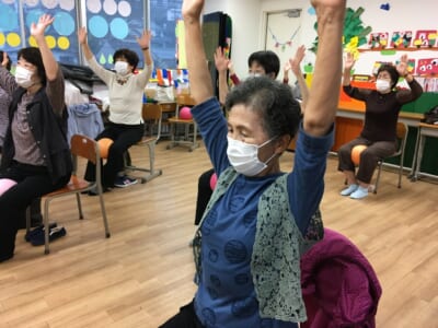 キラキラわかばの会　9月27日　丸岡先生 、さつき先生と歌おう①